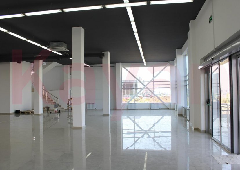 Аренда коммерции, 1950 кв.м (Свободного назначения) фото 1