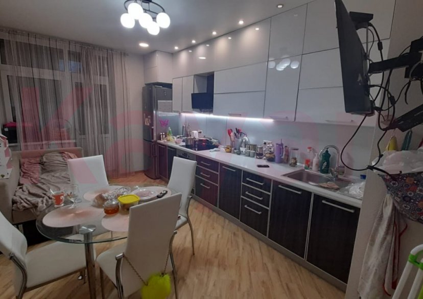 Продажа 2-комн. квартиры, 65 кв.м фото 0