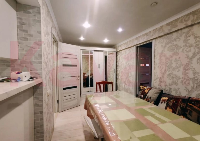 Продажа 3-комн. квартиры, 70.4 кв.м фото 0