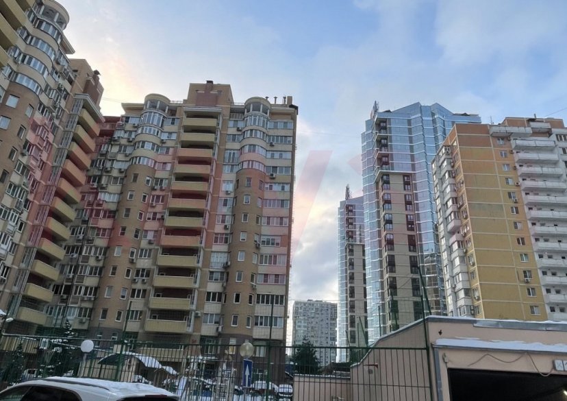 Продажа 2-комн. квартиры, 67 кв.м фото 0