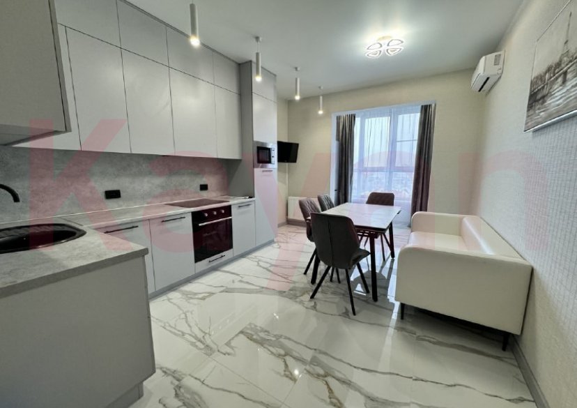 Аренда 2-комн. квартиры, 80 кв.м фото 0