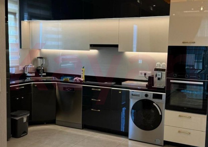 Продажа 2-комн. квартиры, 81 кв.м фото 2