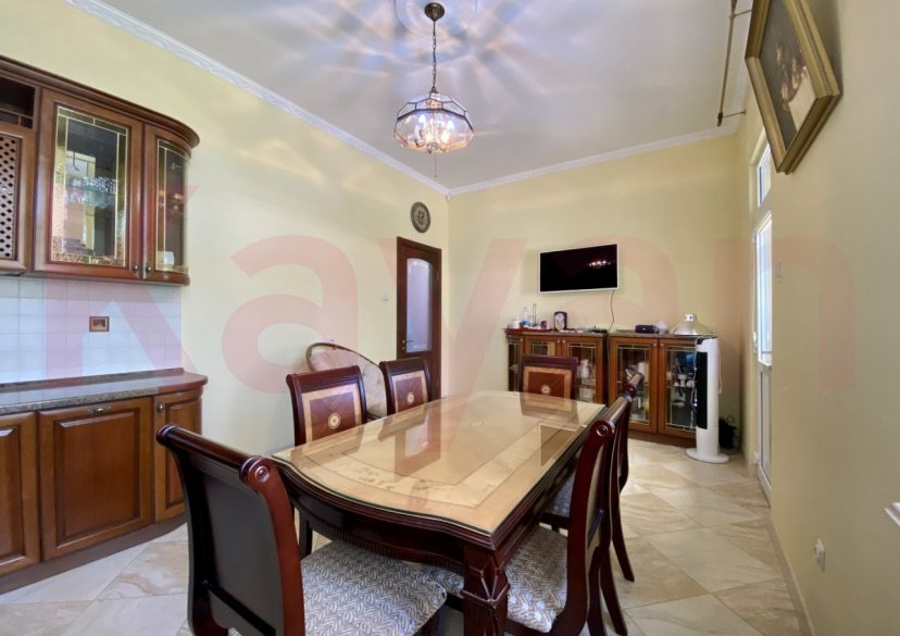 Продажа дома, 300 кв.м фото 1
