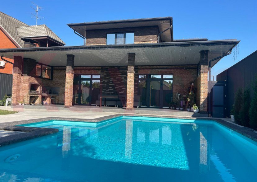 Продажа дома, 303 кв.м фото 0