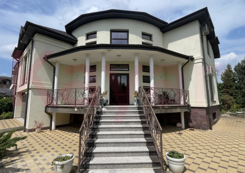 Продажа дома, 400 кв.м фото 0